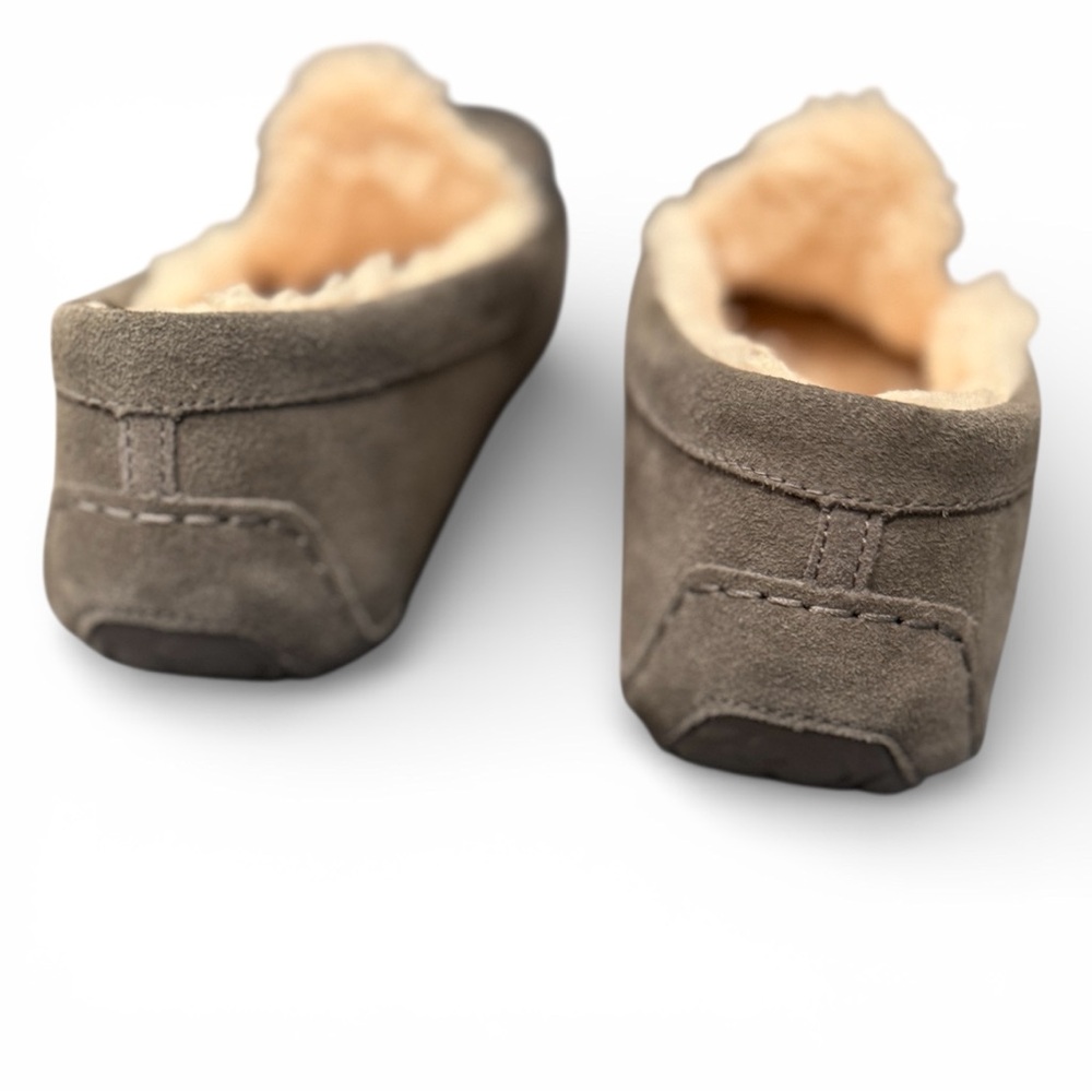 Uggs Men Moccasin  Loafer Grey Suede w/wool lined Size 10 EUC - Picture 7 of 8
